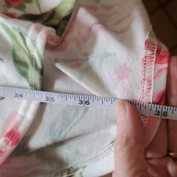 Show me your Mumu Brie White Pink Floral Tie Sz. OS Robe - Picture 3 of 10